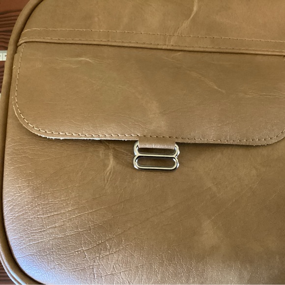 Small Dionite travel bag - Picture 9 of 11